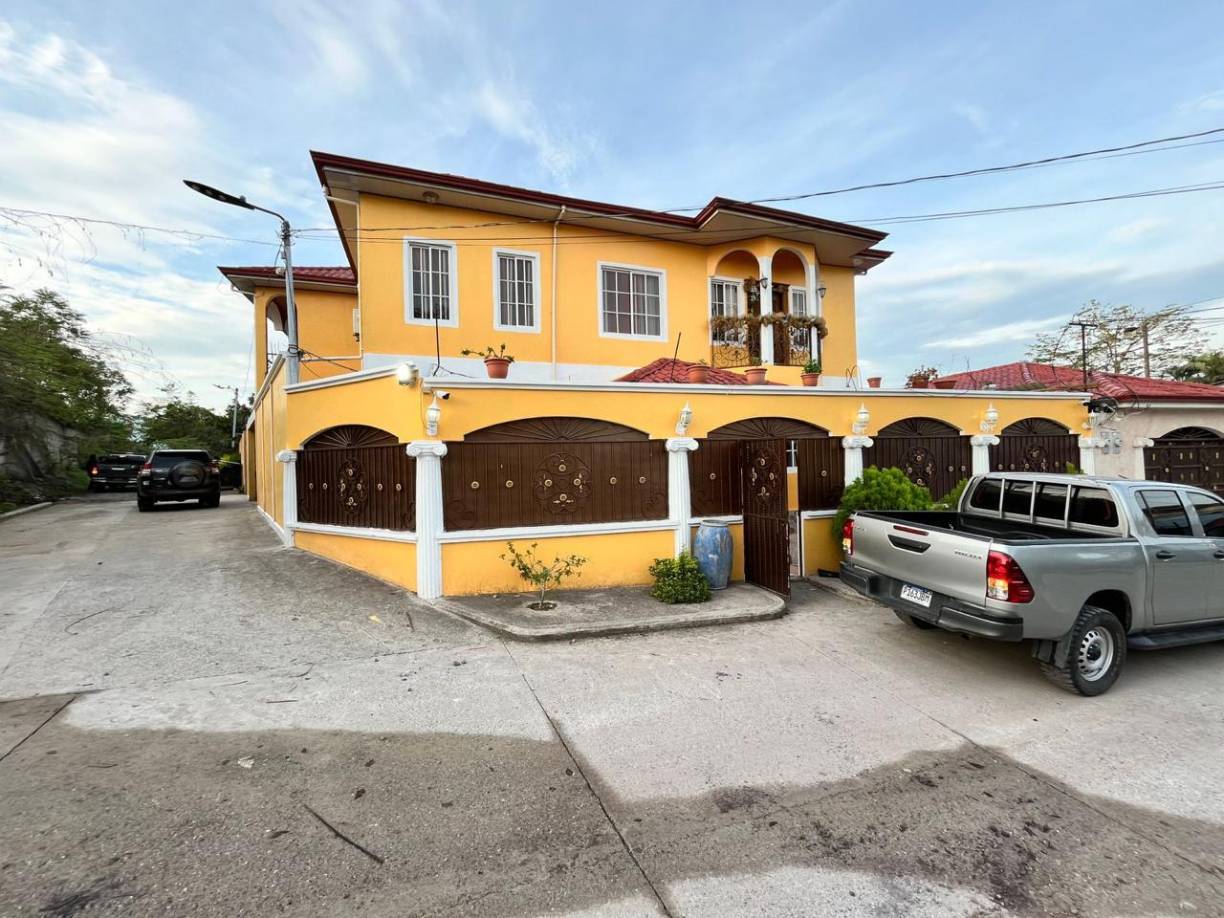 La operación Tornado 7 se ejecuta con la incautación de 85 bienes, valorados en unos 50 millones de dólares, a supuestos miembros de una banda criminal denominada Los Hidalgo, vinculada al narcotráfico y lavado de activos, informaron autoridades del Ministerio Público.