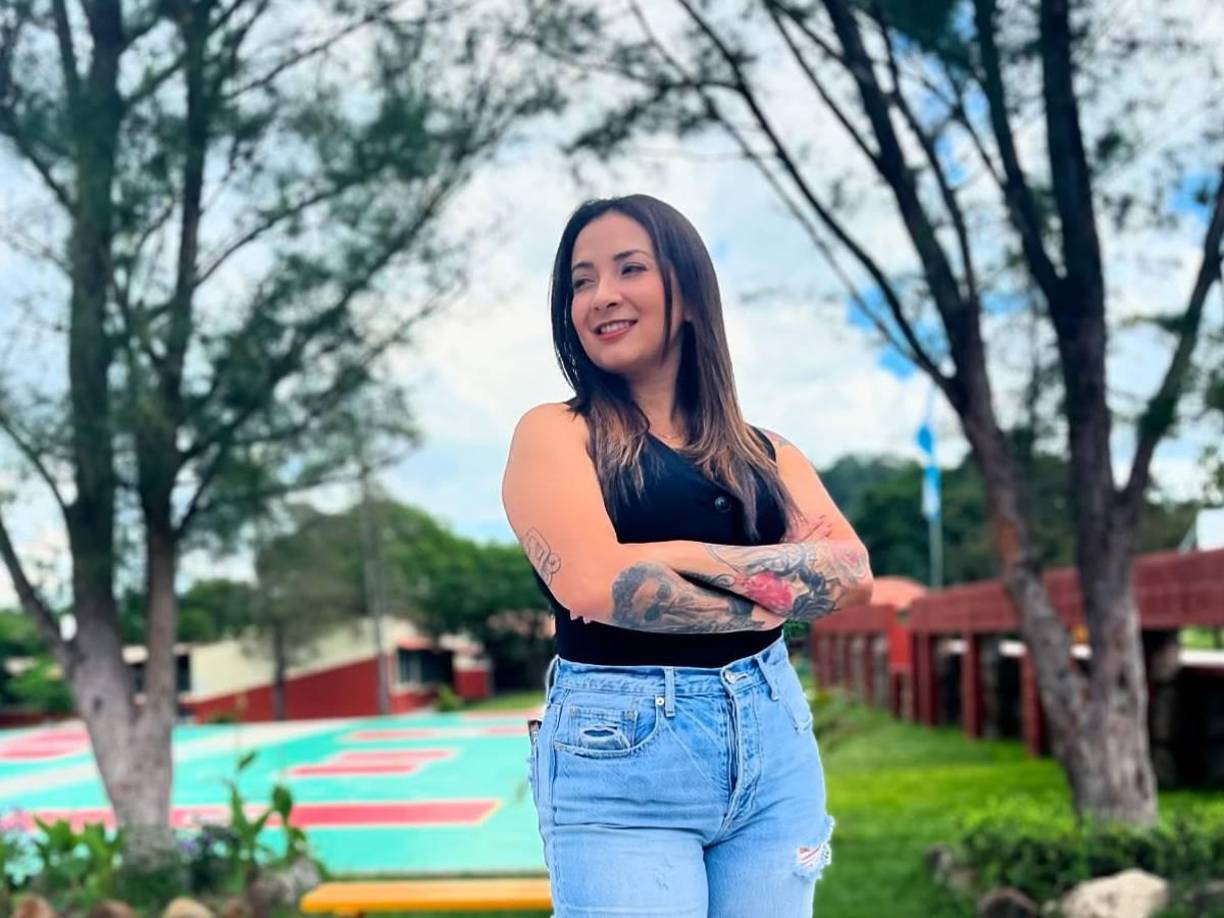 Hablar de Rosa Alvarado es referirse a una de las periodistas con más años en el ámbito deportivo ya que ha estado en diversos medios de comunicación. 