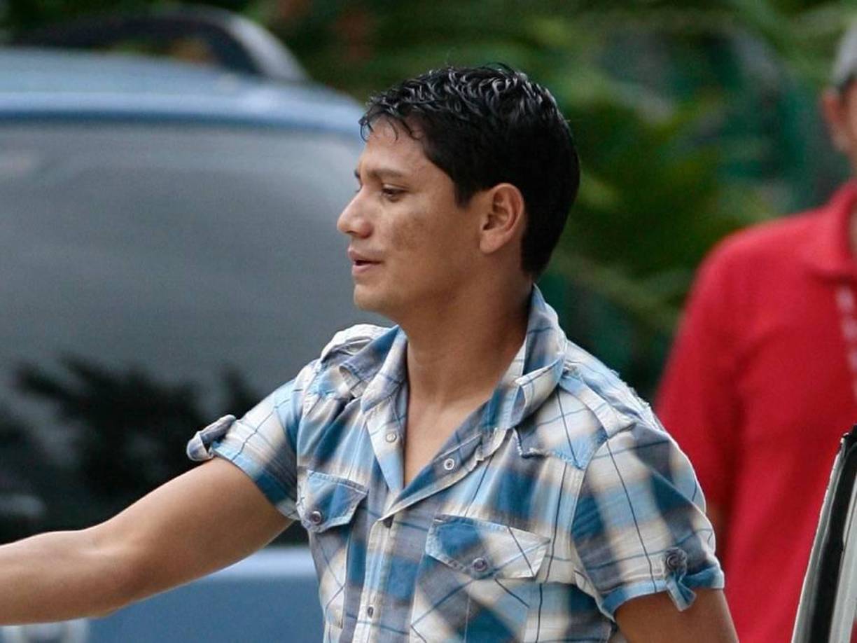 De acuerdo con la investigación del Ministerio Público, el ‘modus operandi’ de esta red de narcotráfico, era la recepción de al menos seis toneladas de cocaína en altamar por medio de lanchas rápidas, provenientes de las costas colombianas, luego escondían (caleteaban) la mercancía en sitios seguros de La Mosquitia y finalmente la movilizaban de forma gradual hacia Atlántida y Cortés, siempre por la vía marítima, hasta concluir por la ruta terrestre hacia la frontera con Guatemala.