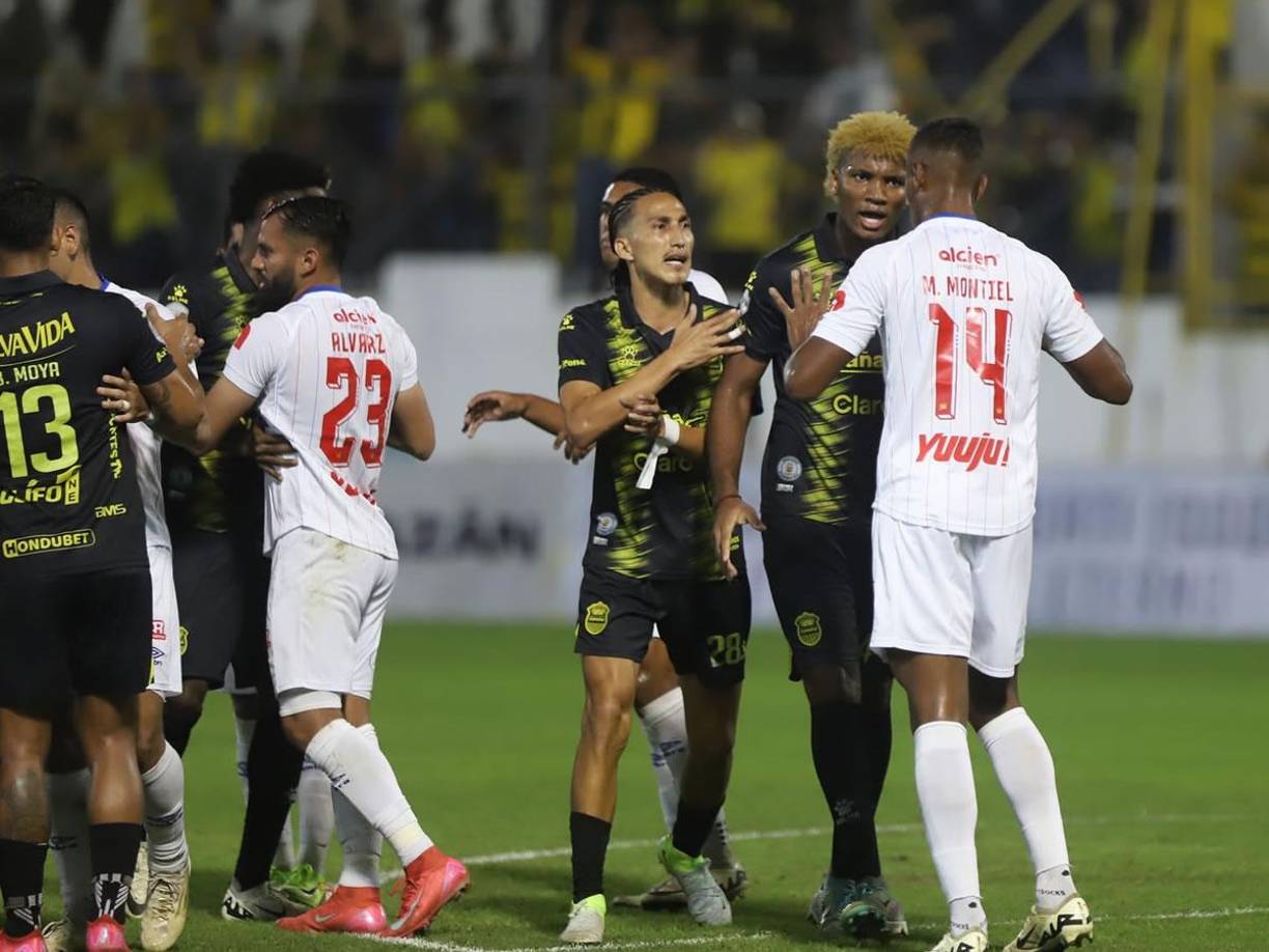 La brutal pelea en el Clásico, ‘Buba‘ López enloquece, festeja Real España y Olimpia sufre