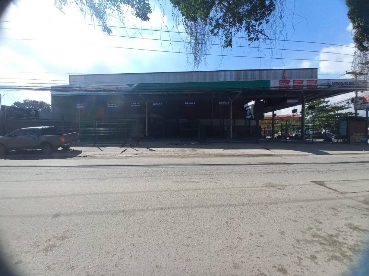 Investigaciones detallan que de los 60 bienes inmuebles asegurados, unos 15 fueron adquiridos por el padre y su hija tras ordenar secuestrar a sus dueños con el fin de apoderarse de ellos. 