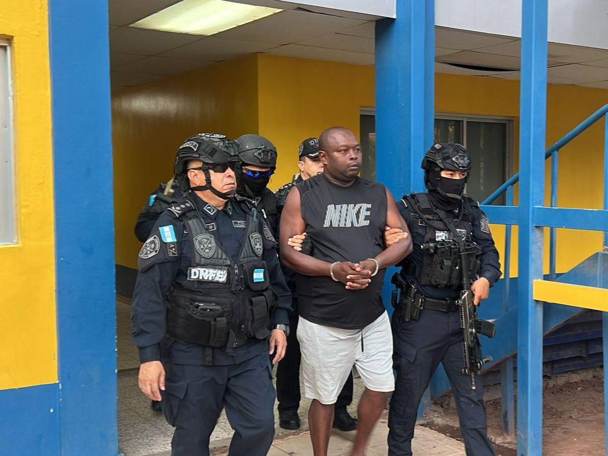 Es requerido por la Corte del Distrito Este de Virginia.