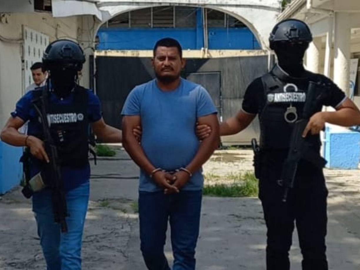 La Unidad Nacional Antisecuestros (Unas) de la DPI presentó a los medios a Jorge Arturo Peralta López.