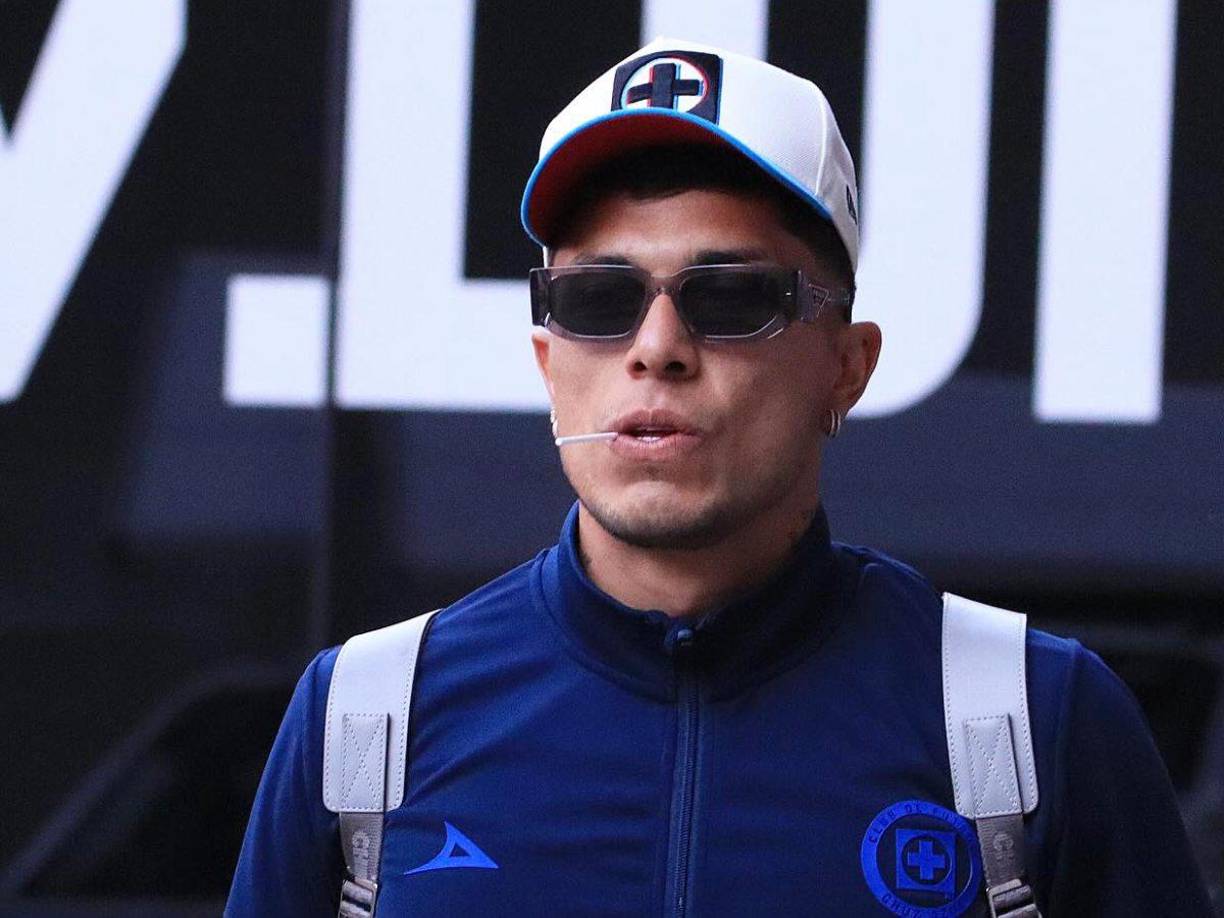 De acuerdo con información de la cadena deportiva ESPN, tanto Cruz Azul y Salcedo se encuentran revisando los detalles legales para poder finalizar el contrato laboral del “Titán” con el menor impacto posible para la institución ya que contaban con su presencia para buscar el ansiado campeonato para los celestes.