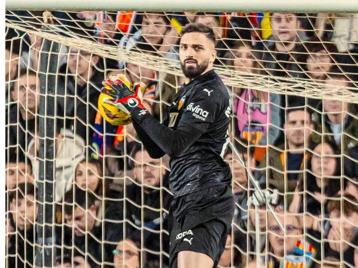 Según Fabrizio Romano, El Liverpool estaría considerando el fichaje del portero Mamardashvili, quien destaca en el Valencia.