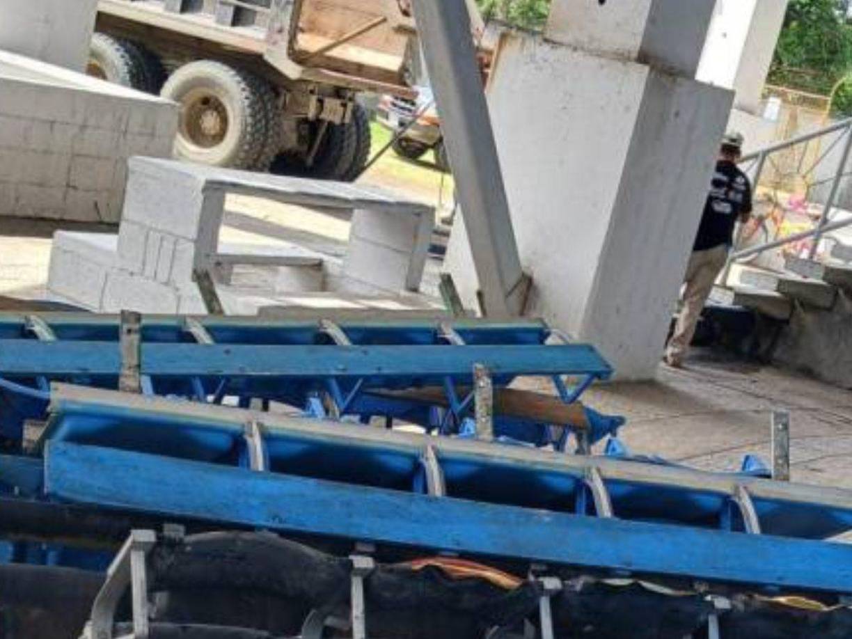 “Mientras el estadio sufre las consecuencias del descuido, el alcalde parece más interesado en protagonizar shows políticos que en cumplir con sus responsabilidades”, afirmó Moncada.