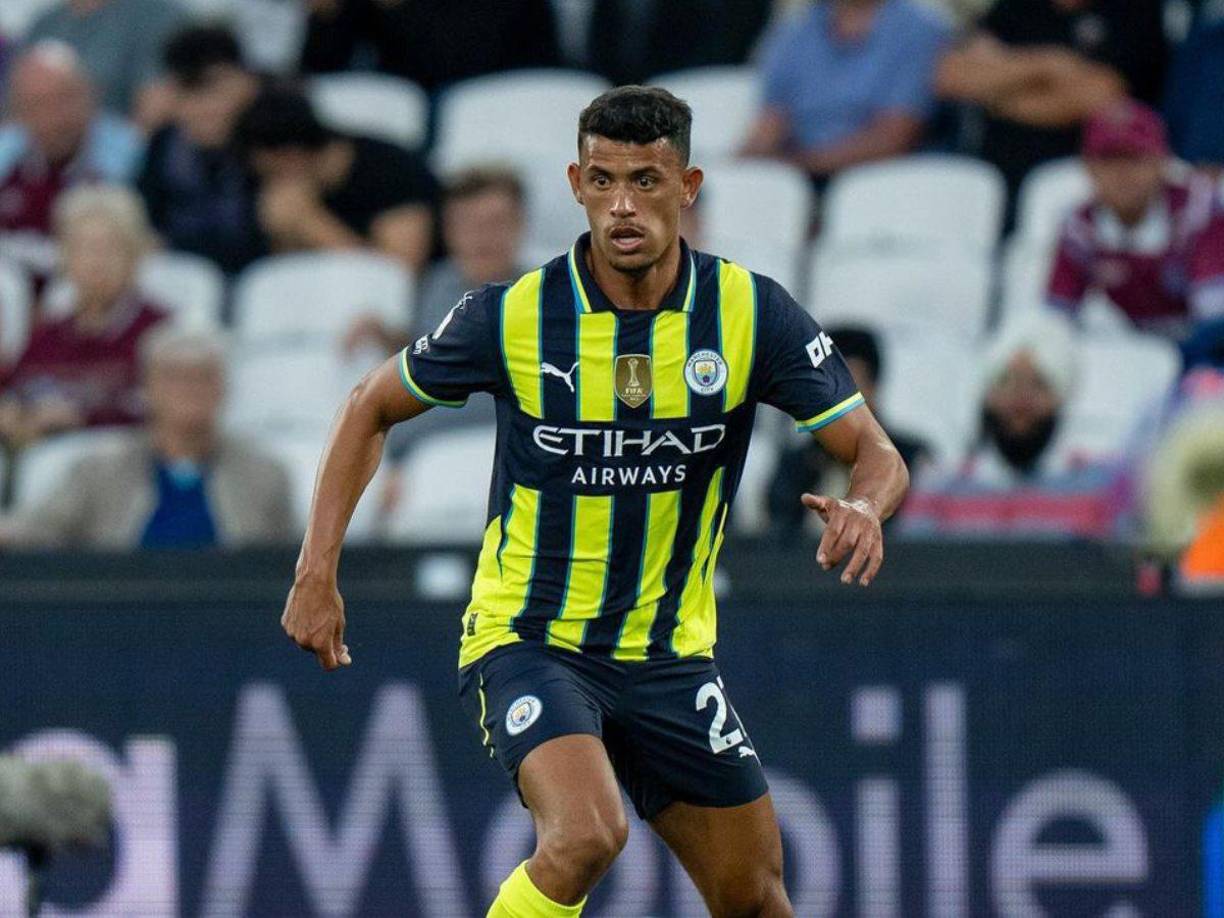  Nunes arrebató el móvil a un varón de 58 años en el baño de la discoteca. 