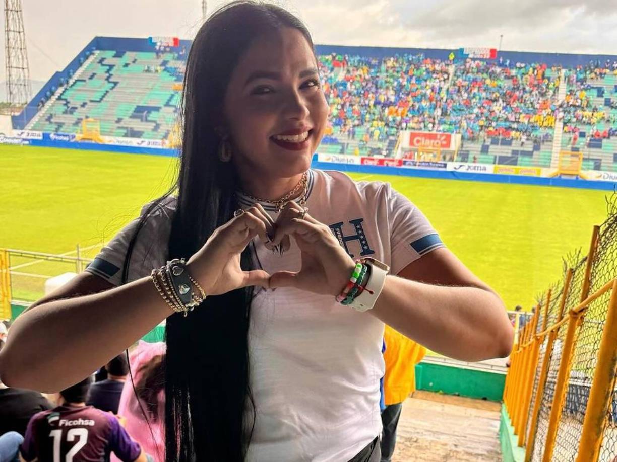 La hermosa chica de Venezuela se ha unido a la fiebre de la selección de Honduras e inclusive fue vista en el estadio Morazán en el duelo del pasado viernes ante México. 