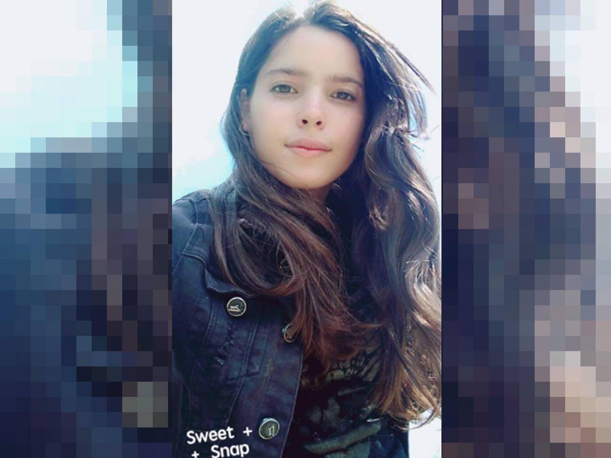 La joven de 17 años fue atacada a machetazos por su expareja de 50 años.