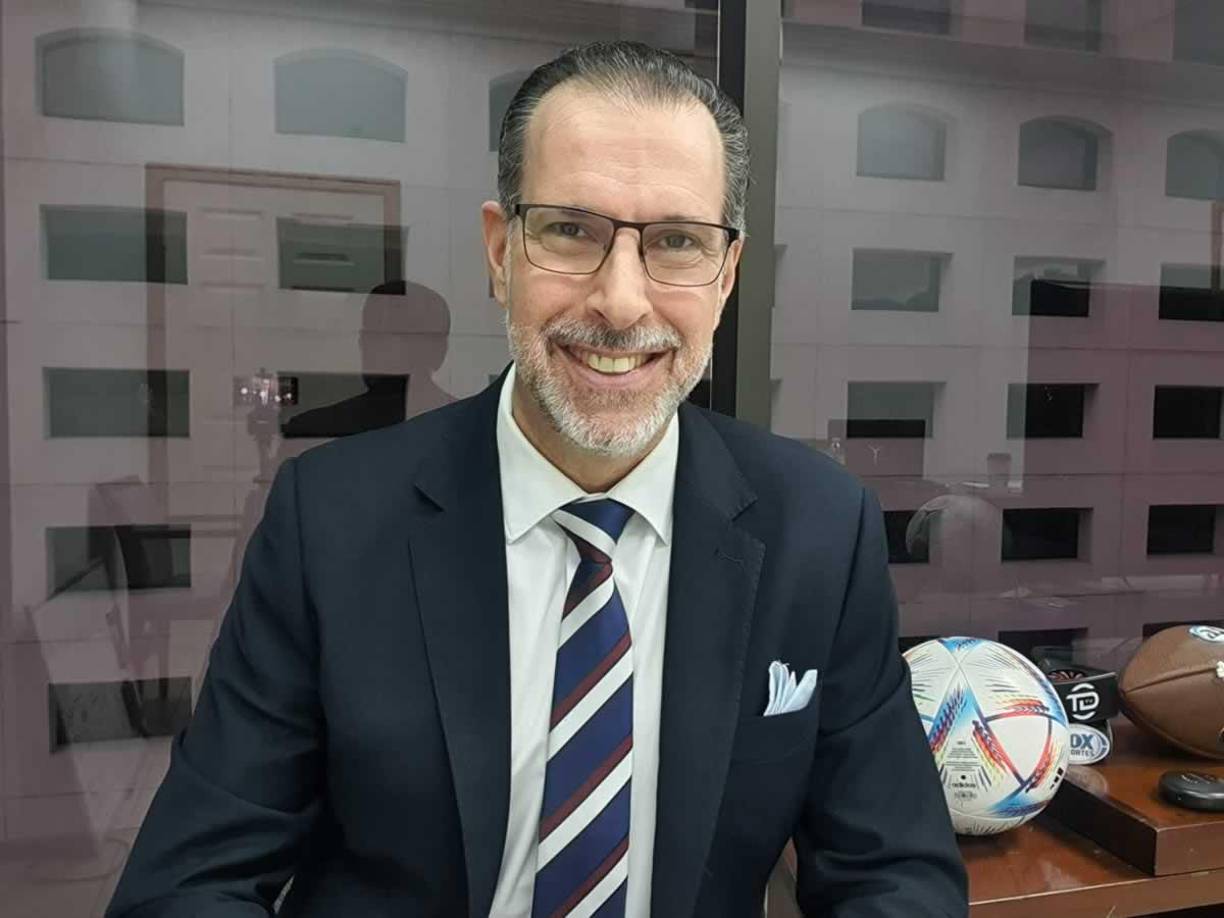 Mauricio Kawas - El director de Todo Deportes habló con Diario Diez sobre la gran final entre Olimpia y Motagua: “la estadística más reciente le favorece de manera abrumadora al Olimpia. Cierto, los números no juegan. Pero en este caso lo más probable es que terminará pesando y Olimpia se coronará campeón. Será una final apretada, pero no creo que llegue a los penales. La figura será Arboleda”.