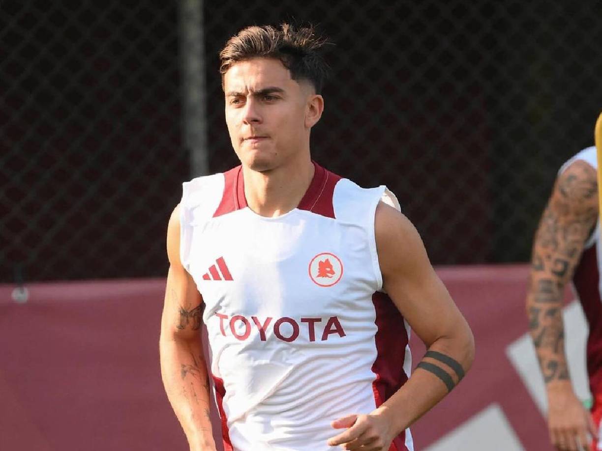 El Al-Qadsiah saudí presiona en las últimas horas para hacerse con los servicios del argentino Paulo Dybala, actual jugador y emblema del Roma, con una multimillonaria oferta que tienta a ambas partes.