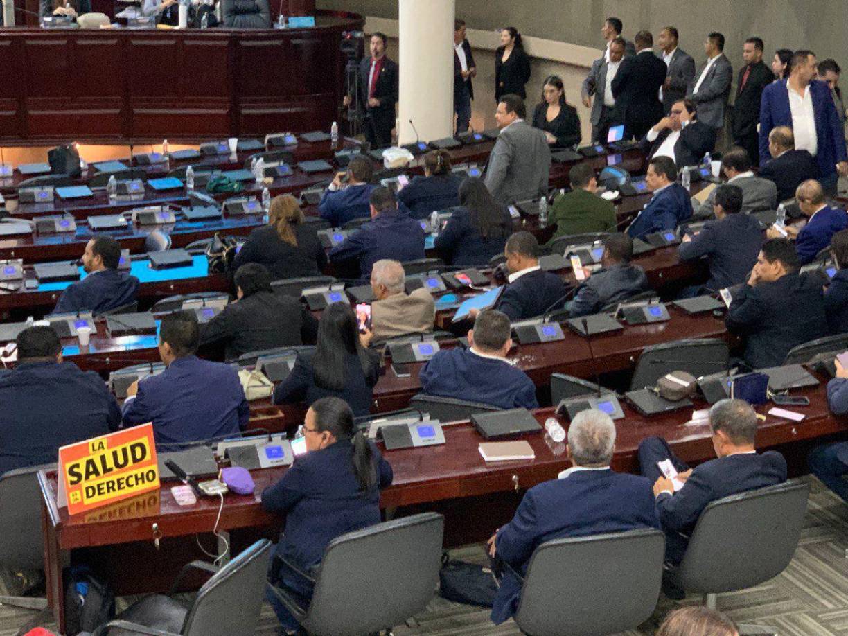 En relación a la elección de este día, la mandataria Xiomara Castro ,aseguró que “el Congreso Nacional está obligado a elegir el Fiscal General, en la fecha que manda la Constitución”.