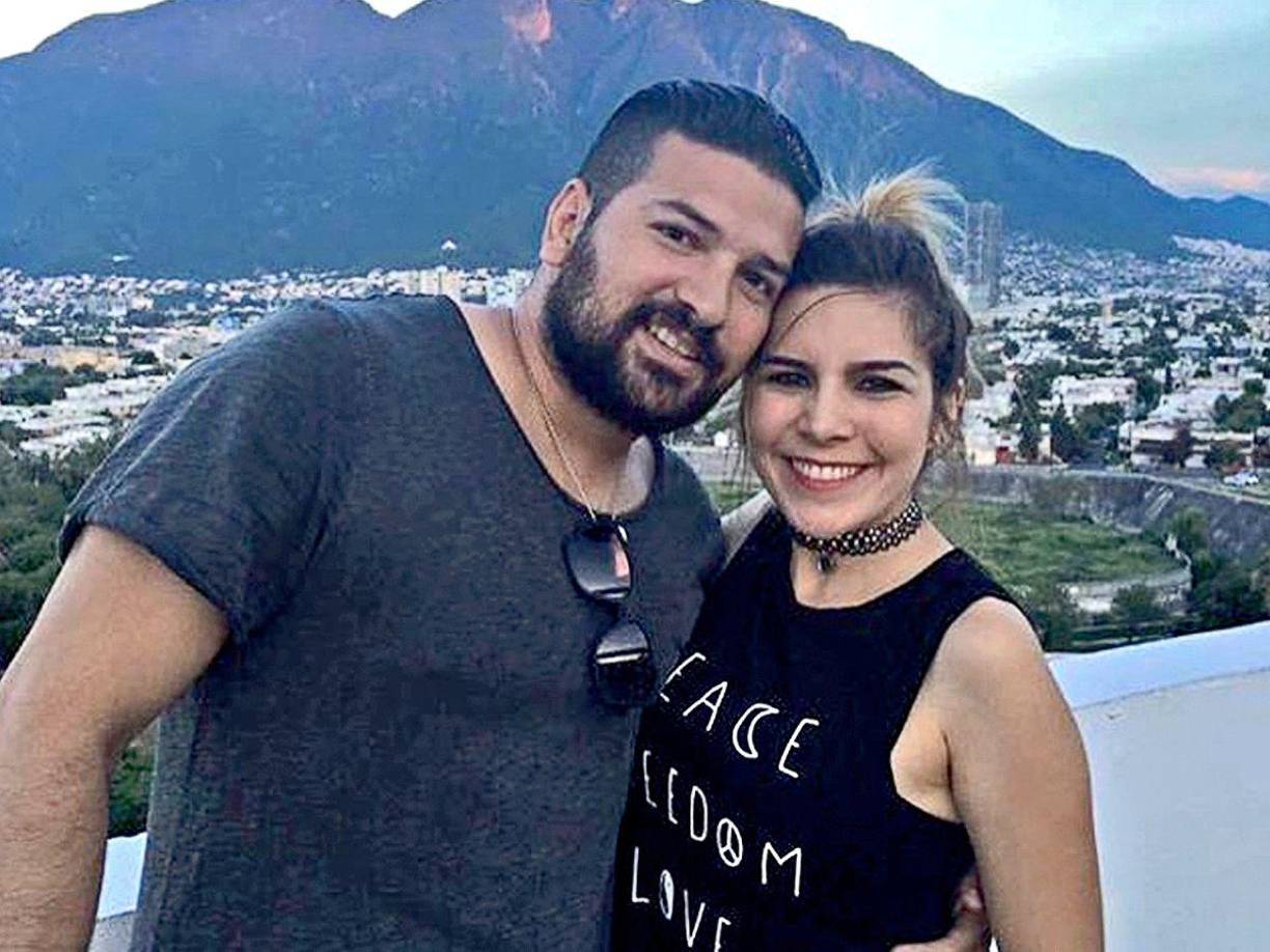 Karla Panini hizo caso omiso de las críticas que le han hecho a lo largo del tiempo debido a su relación con Américo Garza y su función de madrastra de los hijos de Karla Luna, por lo que se dijo muy emocionada por la nueva etapa que atraviesa la adolescente.