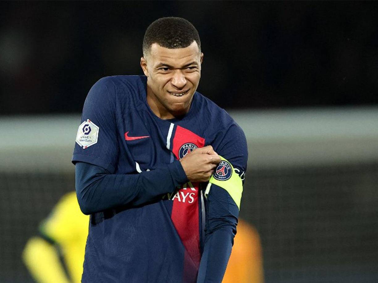 Condiciones: El Real Madrid le brindaría a Mbappé un salario de 26 millones de euros netos al año y una prima de fichaje de 130 millones de euros.