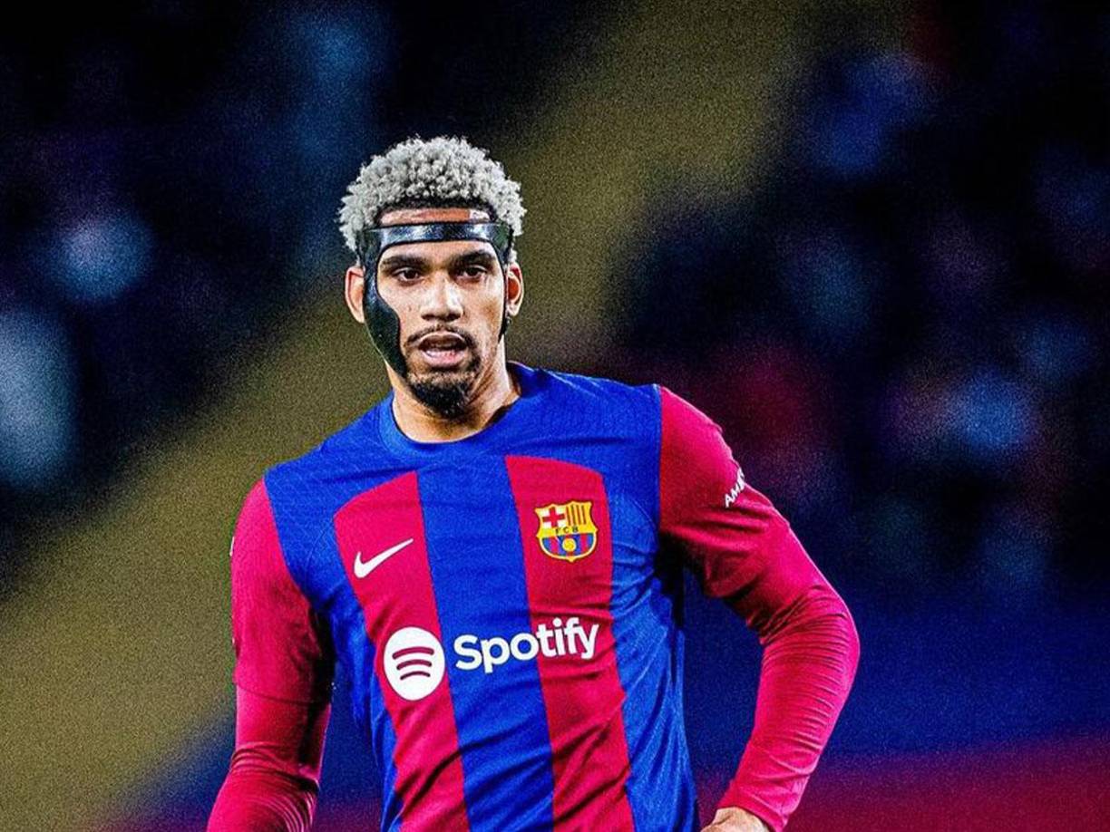 Según Sky Alemania, Bayern Múnich pretende dar el bombazo al intentar fichar al central Ronald Araújo. El uruguayo tiene contrato hasta 2026 con el FC Barcelona y una cláusula de 1.000 millones, pero sigue siendo la gran obsesión del conjunto bávaro