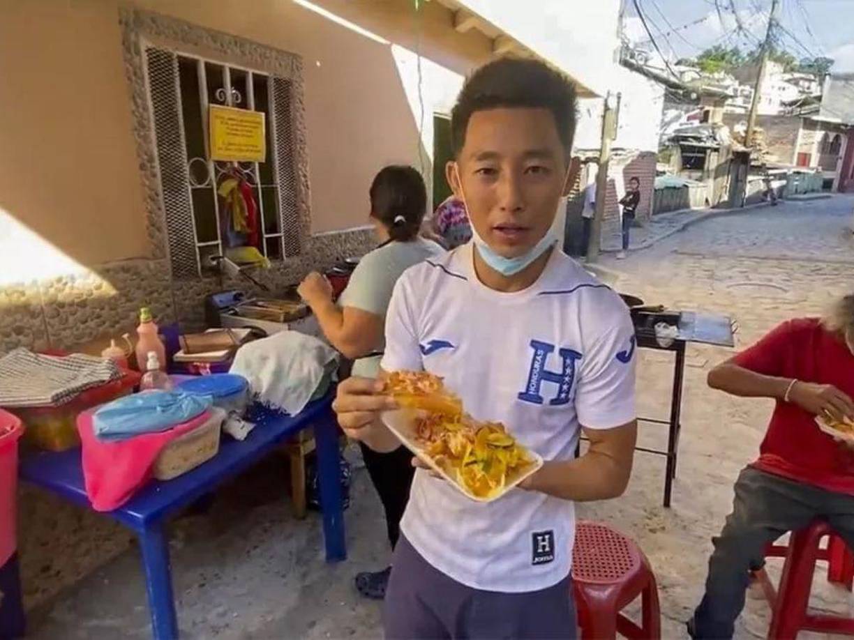 Pese a vivir desde hace varios años en Honduras, el influencer continua soltero y está en busca del amor. 