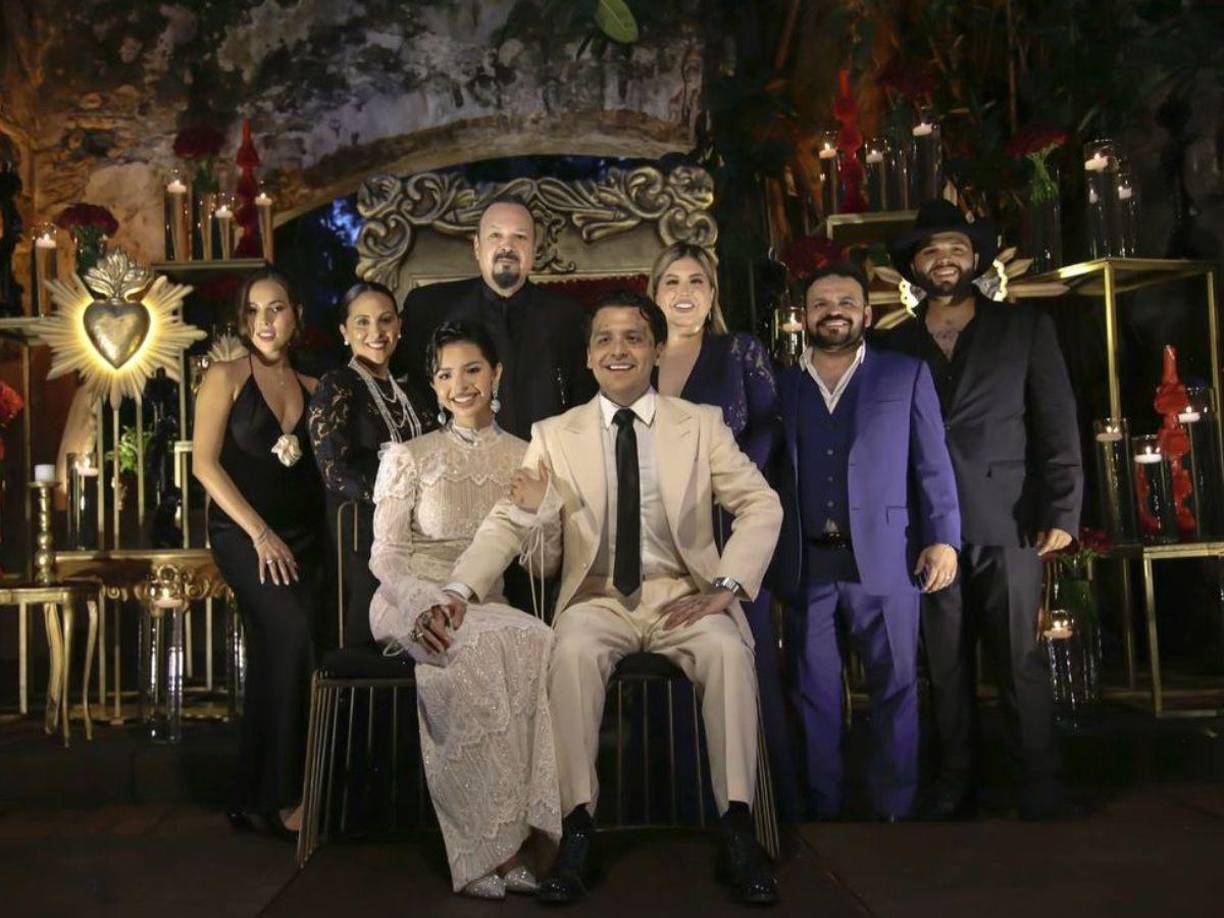 “Medios internacionales aseguran que Nodal fue obligado a casarse con Ángela Aguilar bajo contrato firmado por su suegro Pepe Aguilar, dicho contrato le exige a Nodal permanecer tres años junto a Ángela Aguilar sin haberle sido infiel, de lo contrario al comprobarse una infidelidad por parte de Nodal este deberá pagar la cuantiosa suma de 12 millones de dólares y el divorcio inmediato con Ángela Aguilar”, se puede leer en el documento. Cabe señalar que la captura de pantalla podría haber sido editada.