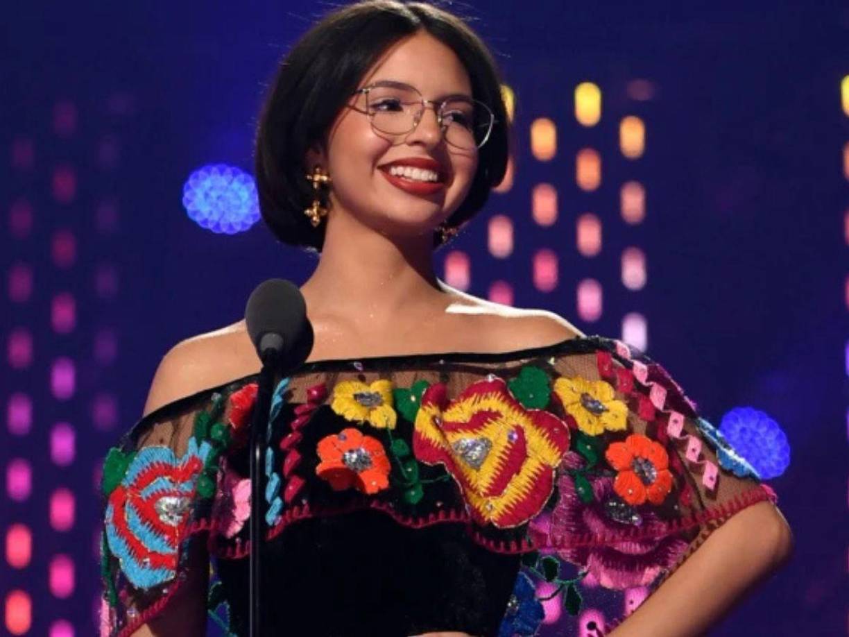 Hasta el momento, Ángela Aguilar no se ha pronunciado directamente sobre su reconocimiento y solo se ha limitado a compartir el post de la revista.