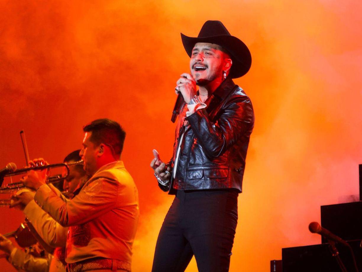 El cover de los artistas llamó la atención, así que los videos que están disponibles en TikTok causan revuelo.