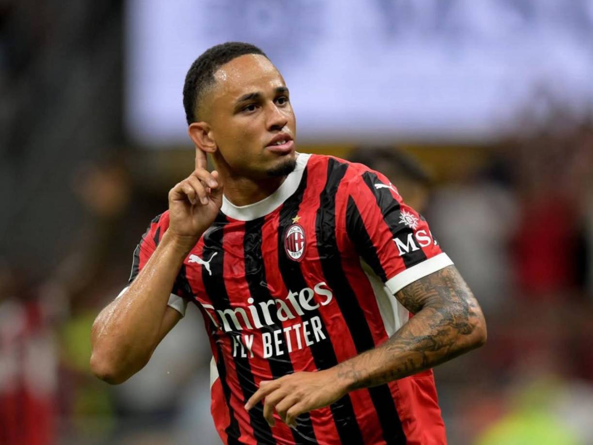 De acuerdo con Sky Sport Alemania, Noah Okafor NO pasó los exámenes médicos del RB Leipzig y el traspaso del suizo se ha caído. El delantero por “gordito” no fue fichado y regresa al AC Milan.