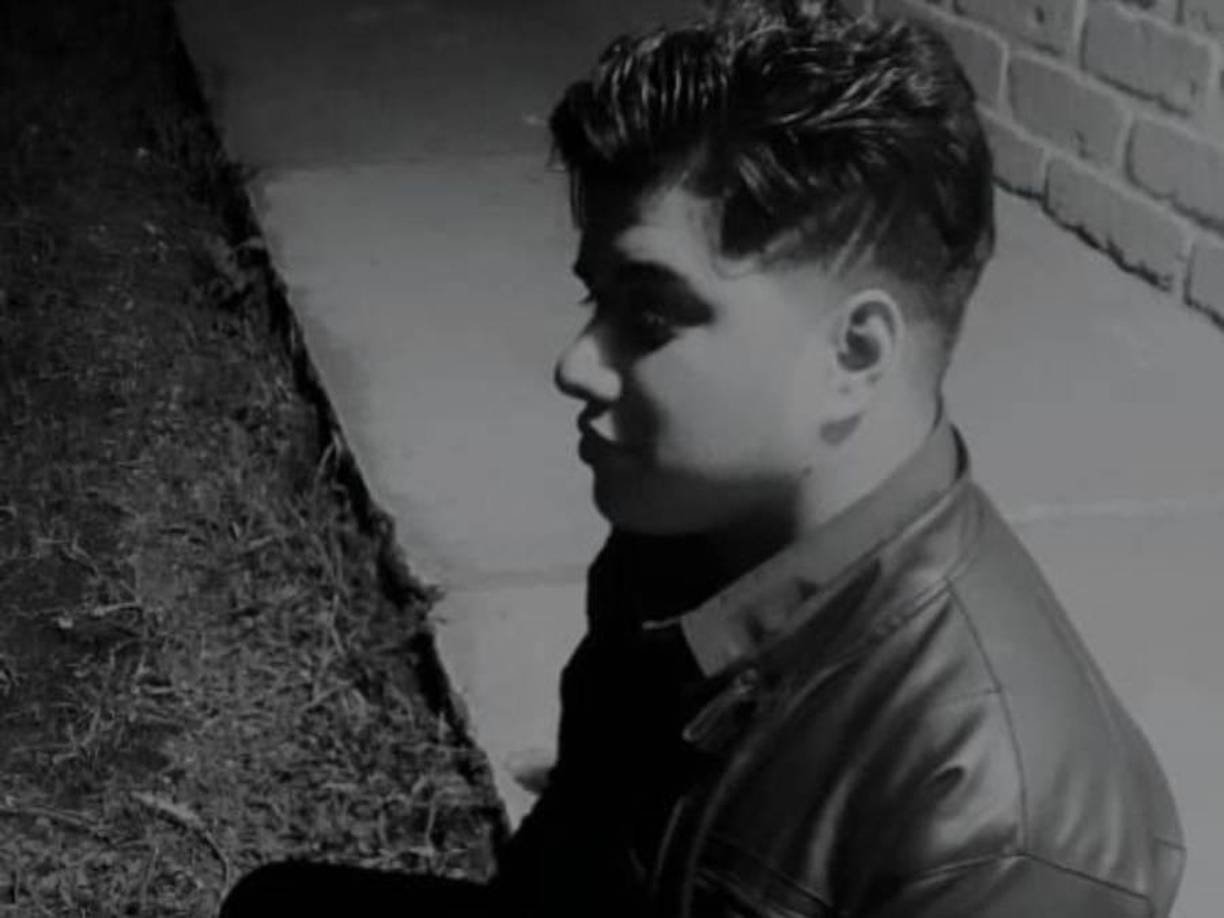 Sus amigos y familiares estaban consternados por el violento hecho, pues argumentaron que el joven ni siquiera salía de su casa, lo describieron como “tranquilo y educado para hablar”.