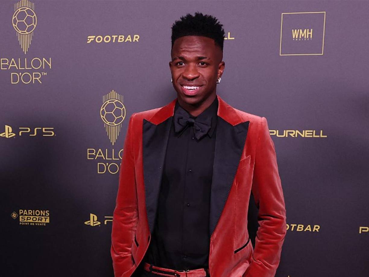 Vinicius Júnior, brasileño del Real Madrid, en la alfombra roja del Balón de Oro 2023. 