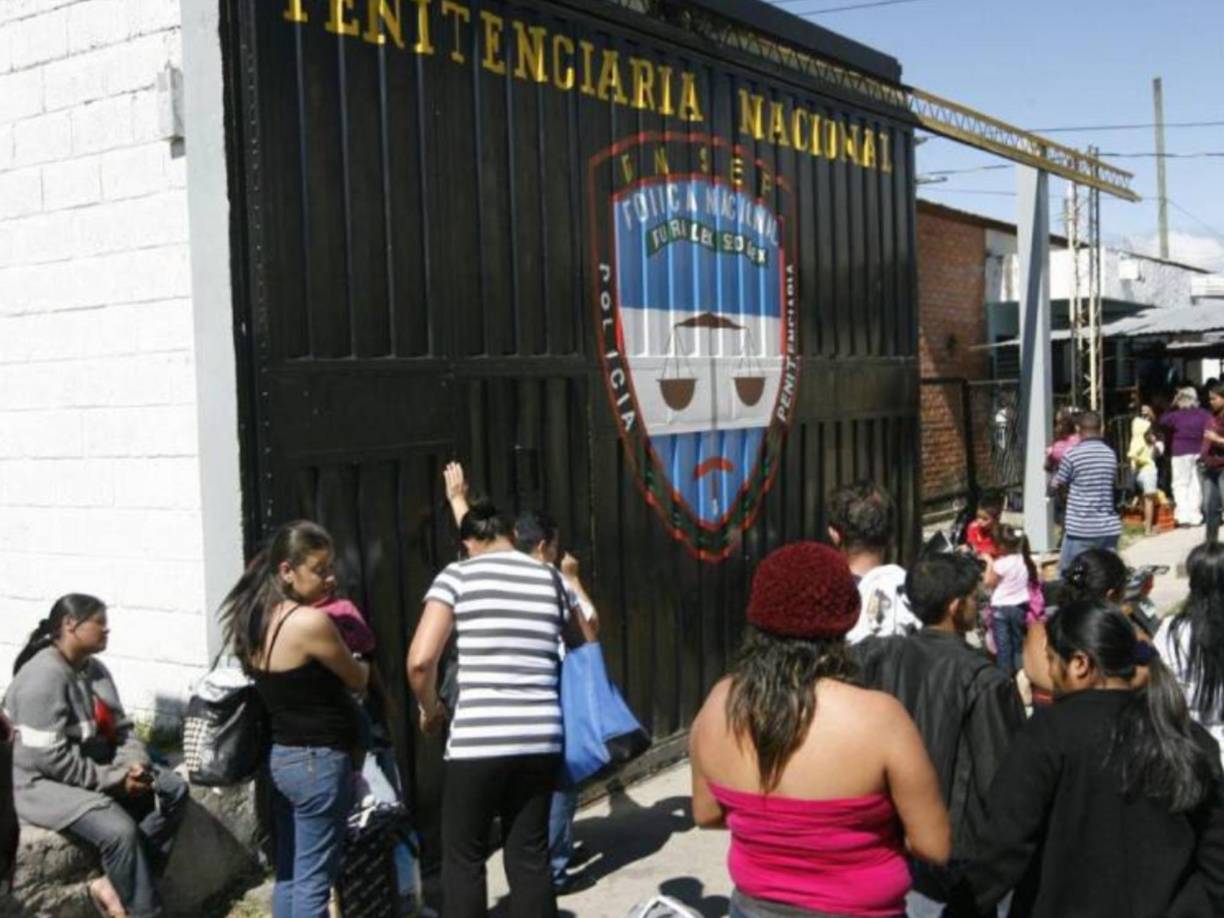 Óscar Bonilla paga su condena en el Centro Penitenciario Nacional de Támara, confirmó el coronel Ramiro Muñoz, presidente de la Comisión Interventora de Centros Penales.