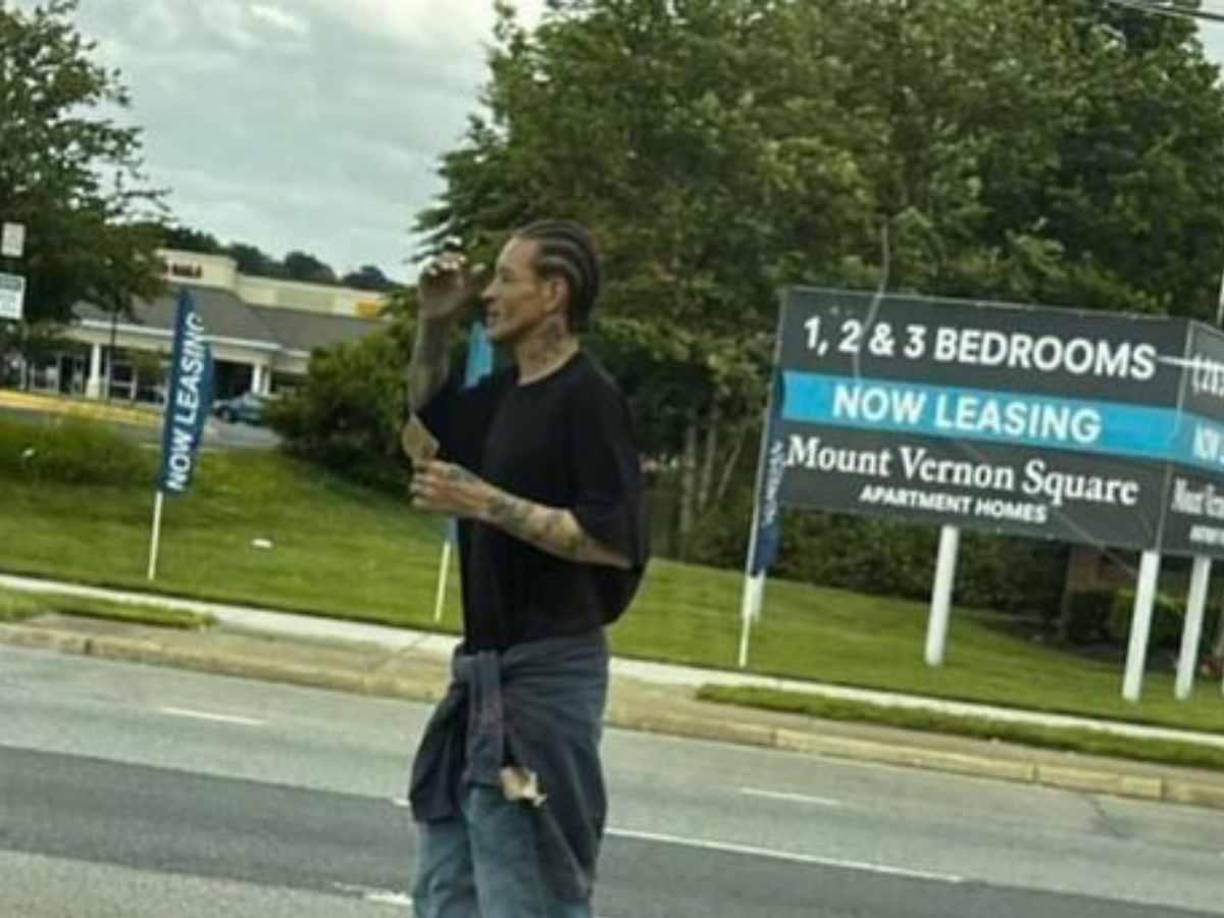 En junio de 2024, Delante West fue arrestado en Virgina tras tratar escapar de los policías que intentaron entregarle una orden judicial (sobre su violación de la condiciones de la libertad condicional) y resistirse al arresto.