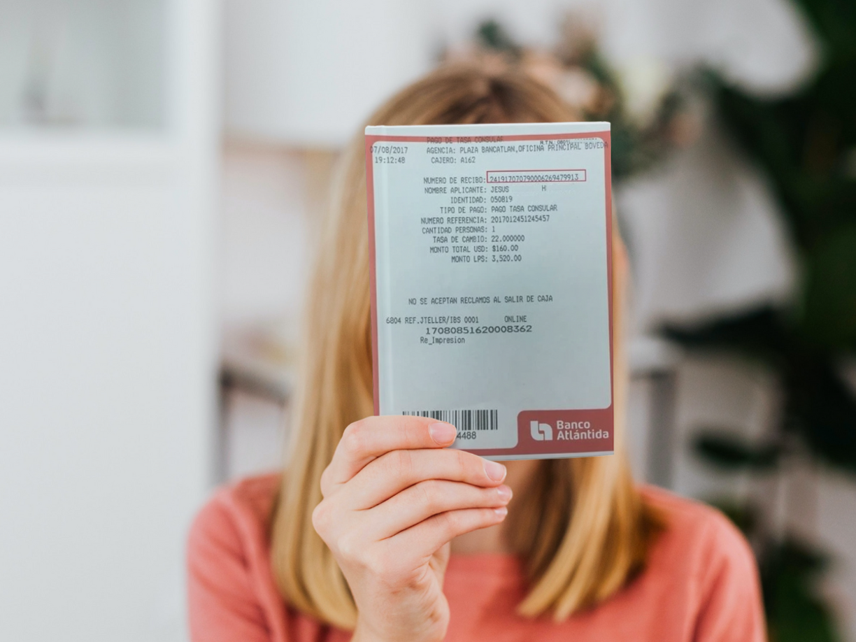 4. Recibo que muestre el pago no reembolsable de 160 dólares (alrededor de 3,923 lempiras) correspondiente a la tasa de procesamiento de la solicitud de visa de no inmigrante, pagado en moneda local.