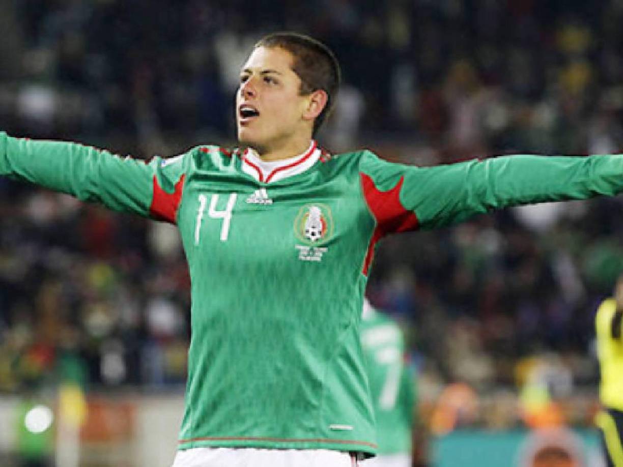 En el Mundial de Sudáfrica 2010 fue autor de dos goles y fue la clave para su salida de la Liga MX.