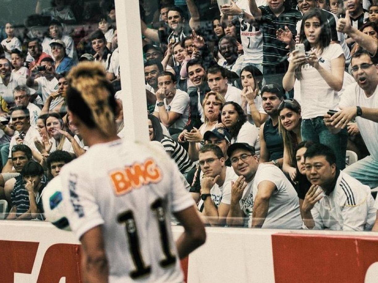 Santos no sólo iría por Neymar, sino que buscaría confeccionar un equipo de primer nivel internacional para pelear por todo y recuperar la gloria perdida.