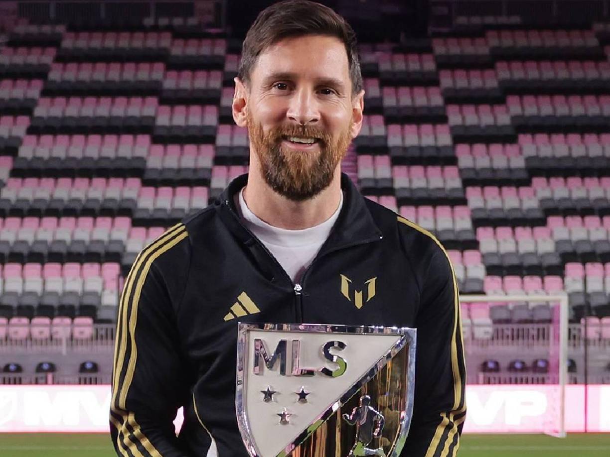 Messi recibió este premio tras ser elegido en seis ocasiones como mejor jugador de la semana. Además, el argentino fue dos veces galardonado como mejor jugador del mes.