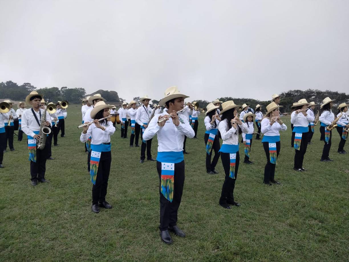 Esta banda se encarga de reclutar jóvenes con amor a la música. 