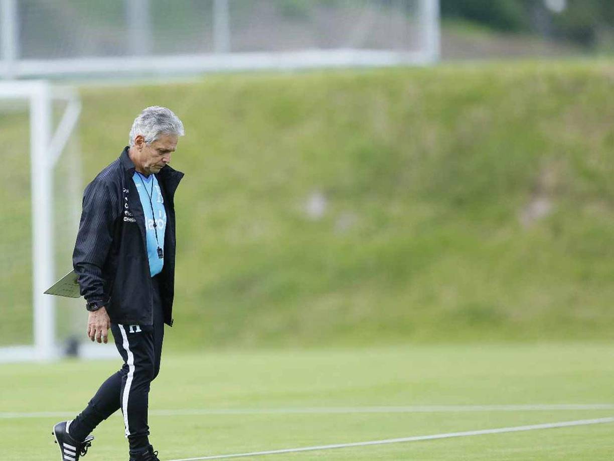 A Reinaldo Rueda se le notó concentrado. 