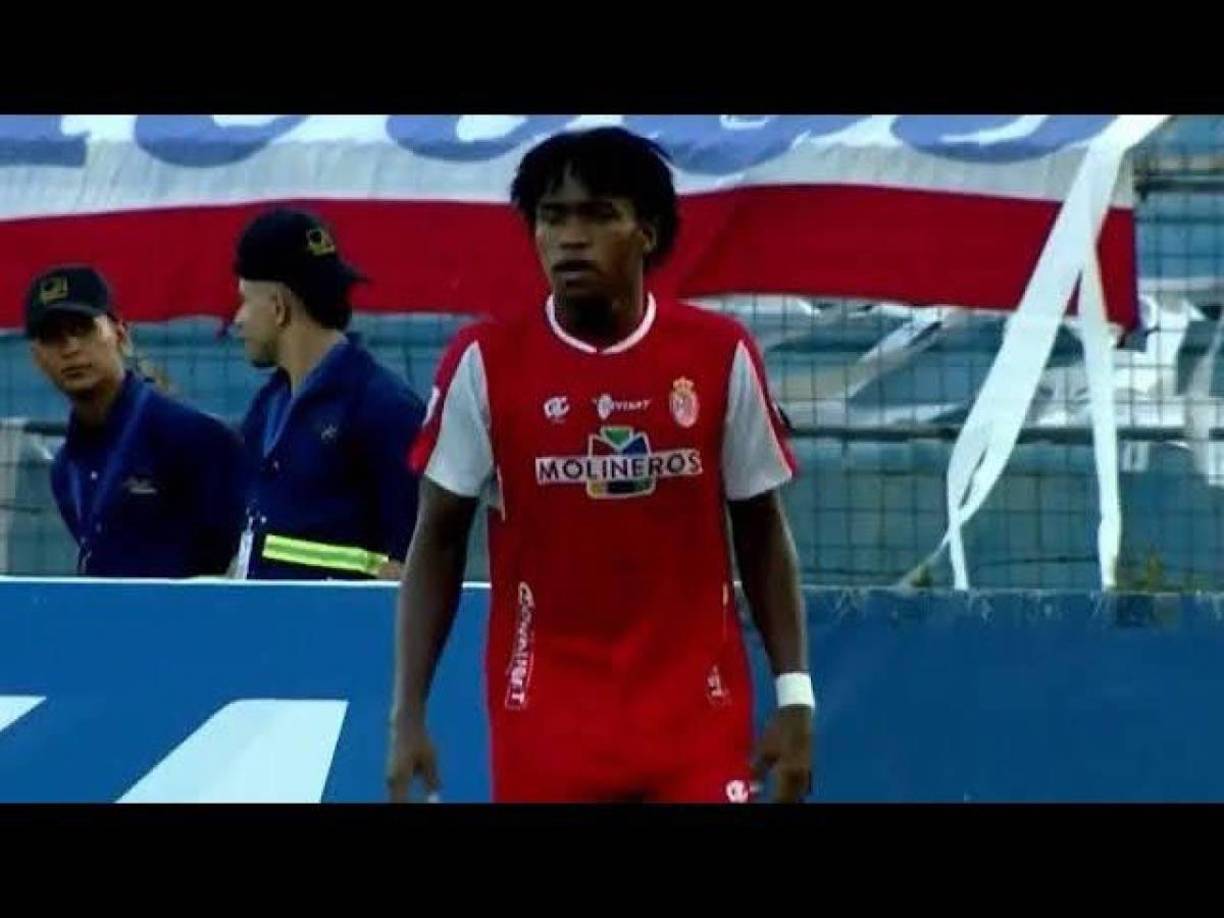 Maynor Arzú - Olimpia ha hecho regresar nuevamente al extremo derecho que estuvo dos años a préstamo en la Real Sociedad de Tocoa, donde marcó 4 goles en 50 partidos. Troglio tendrá más profundidad de plantilla. 