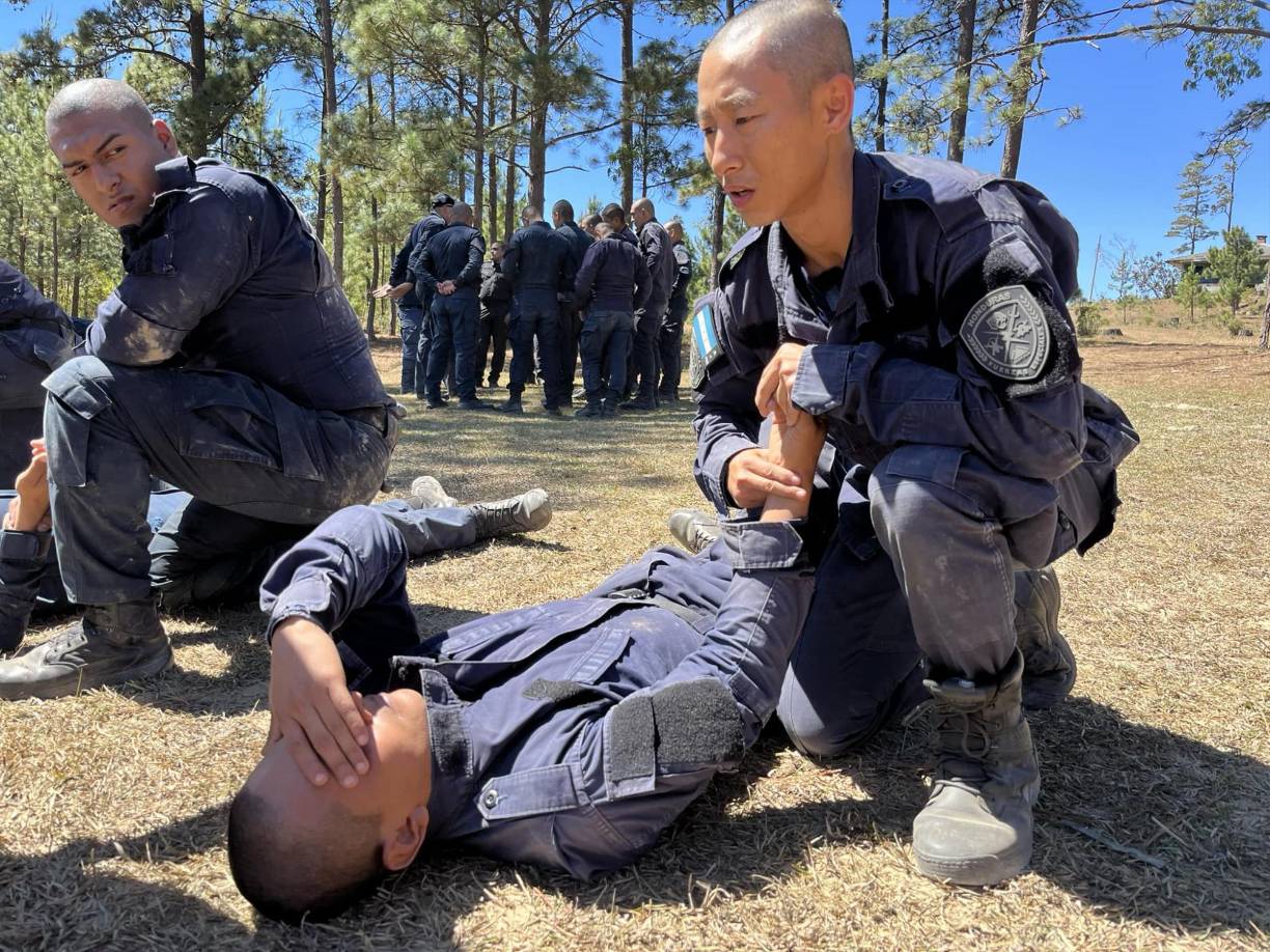 Shin Fujiyama aprueba curso de comando Cobras