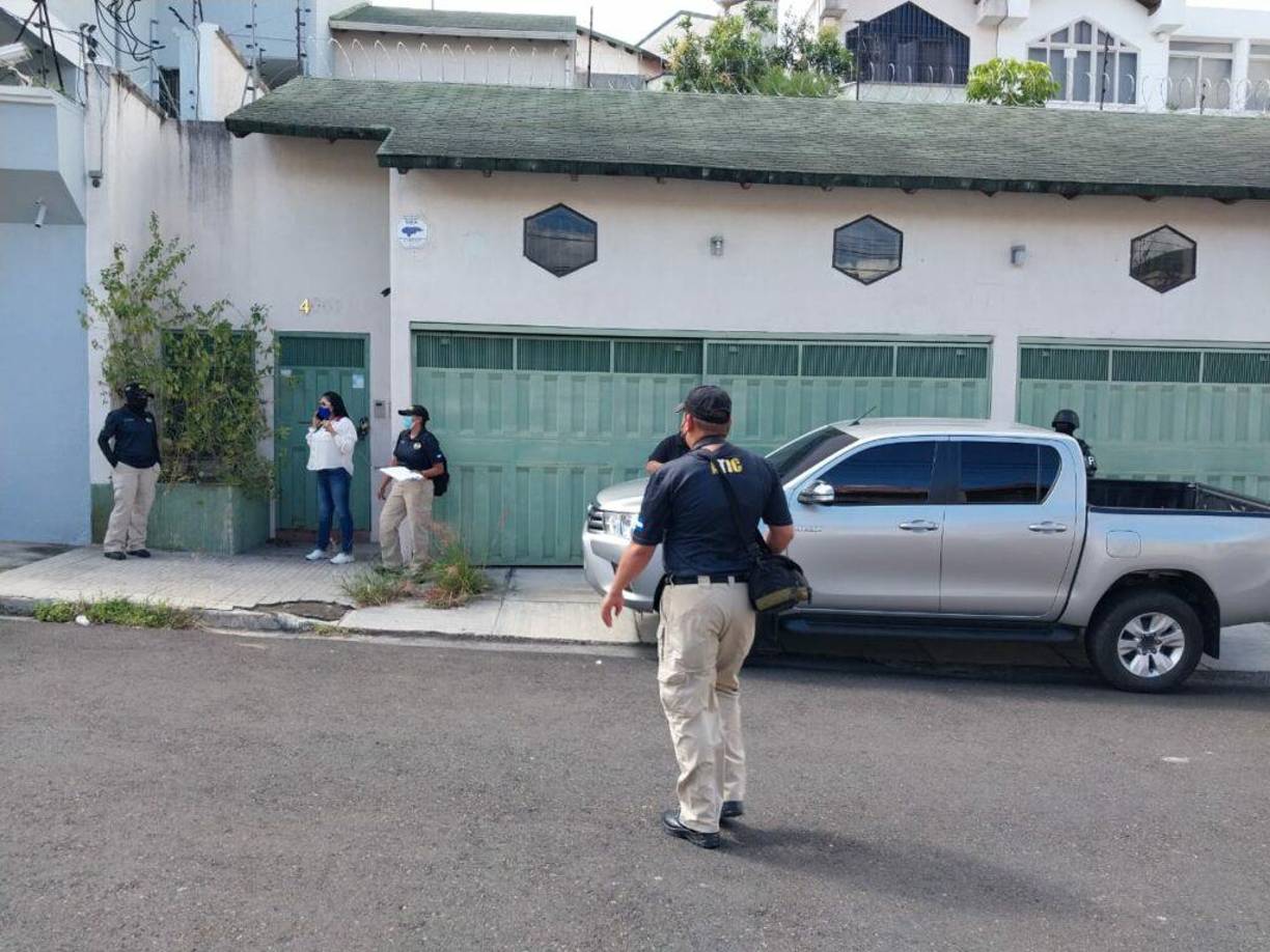 Estas acciones son practicadas por fiscales y agentes contra el crimen organizado de la Atic, luego de una orden del juzgado de letras de privación definitiva del dominio de bienes de origen ilícito.