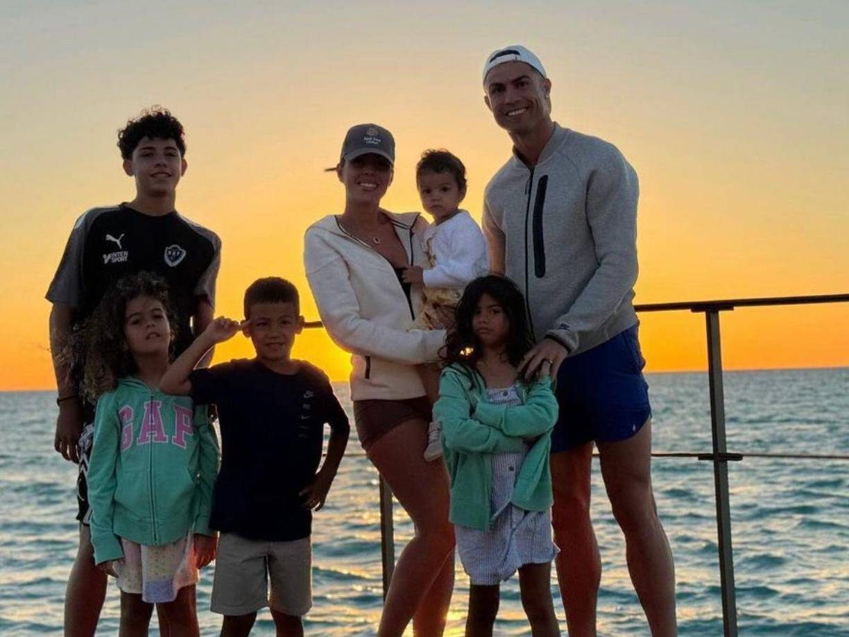 El portugués y la argentina son pareja hace ocho años y siempre aparecen en el centro de los rumores.