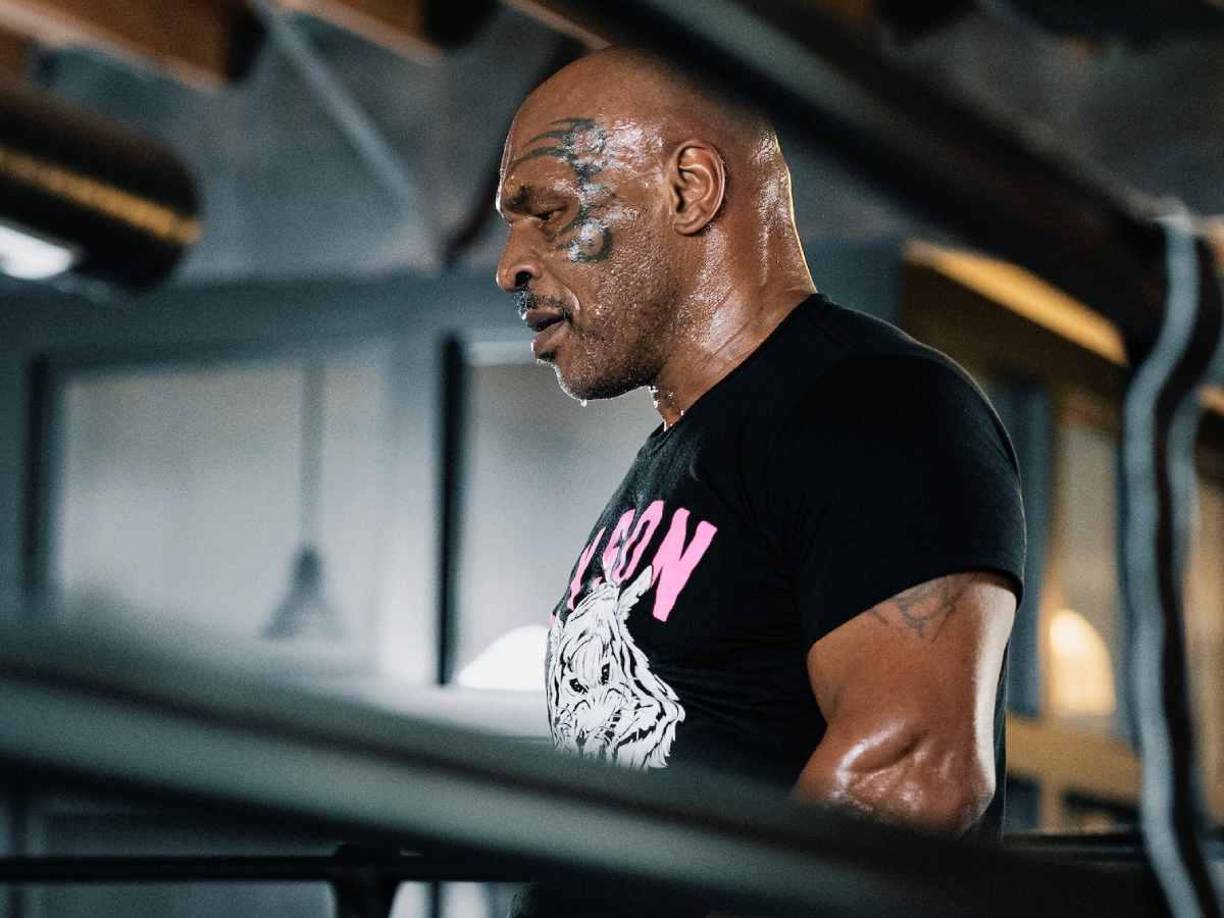  Tyson es conocido por su estilo de entrenamiento intenso y disciplinado. Su rutina incluye sesiones diarias de sparring, donde trabaja en su técnica y velocidad. 