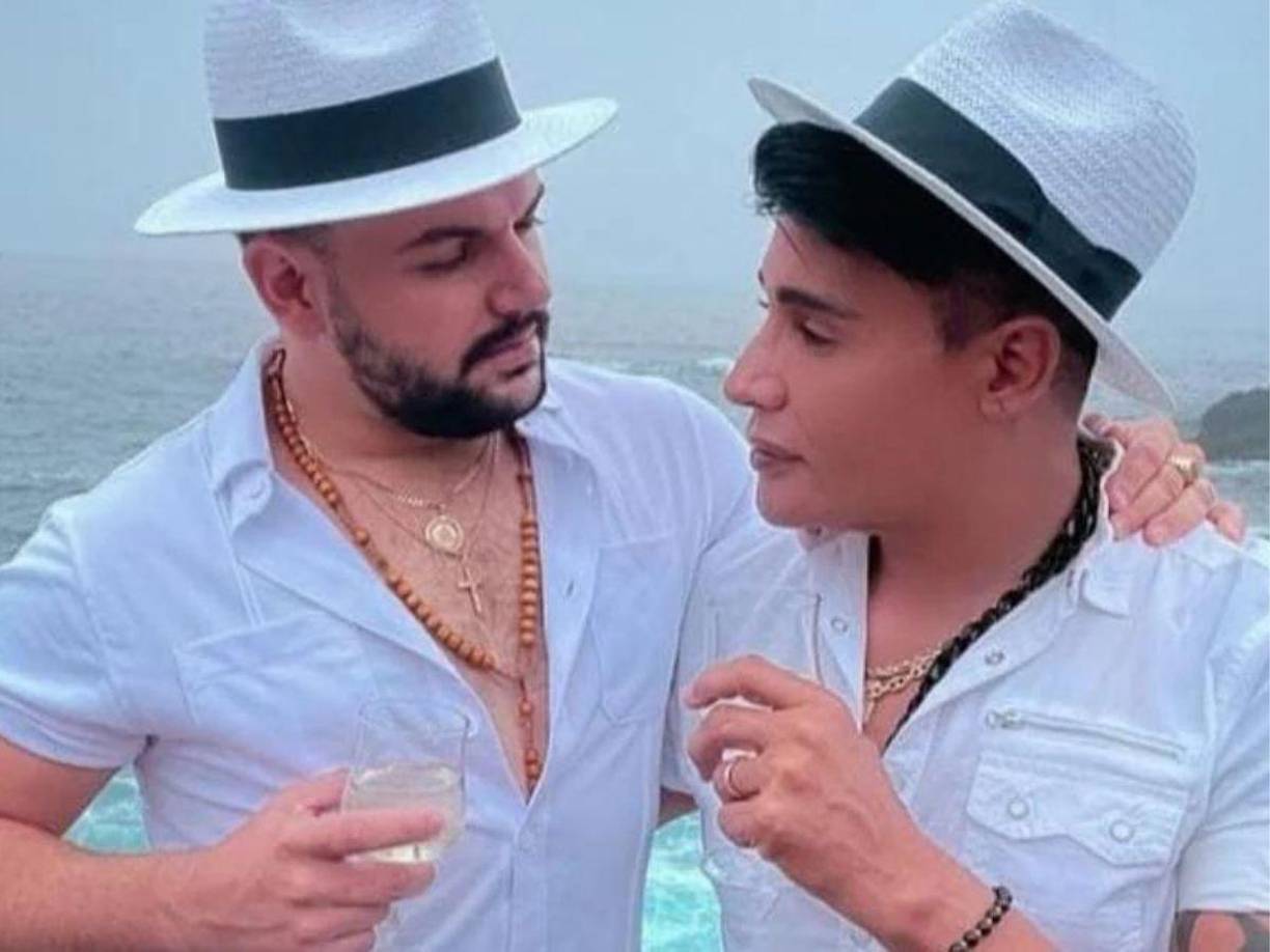 “Un hombre que conocí cuando él tenía 17 años, en viaje que hice a Cuba, pasó, pero por tantos prejuicios, por miedos y por ataduras, dejé pasar eso, una persona que me dio todo, pasan muchas en mi vida, se muere mi sobrina, y nos volvemos a reencontrar en la pandemia”.