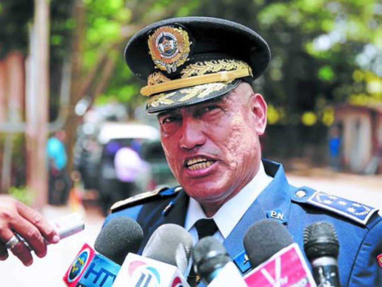 La acusación contra “El Tigre” Bonilla señala que explotó corruptamente sus posiciones a lo interno de la Policía Nacional para facilitar el tráfico de cocaína y utilizó la violencia, incluido el asesinato, para proteger a la célula particular de narcotraficantes con conexiones políticas con las que se alineó, incluidos excongresista hondureño Juan Antonio Hernández y el expresidente de Honduras Juan Orlando Hernández.