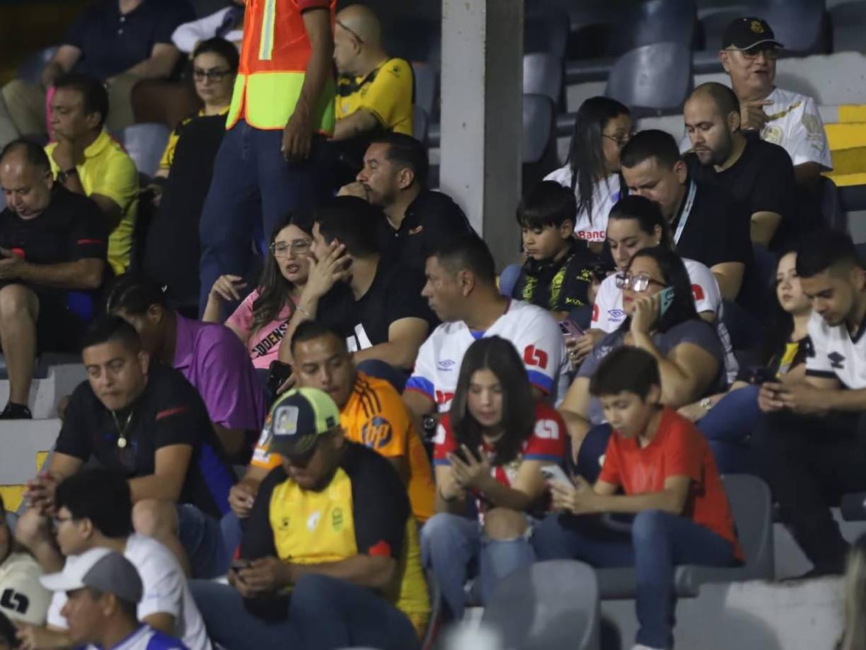 Buena asistencia de aficionados en el sector de silla. 