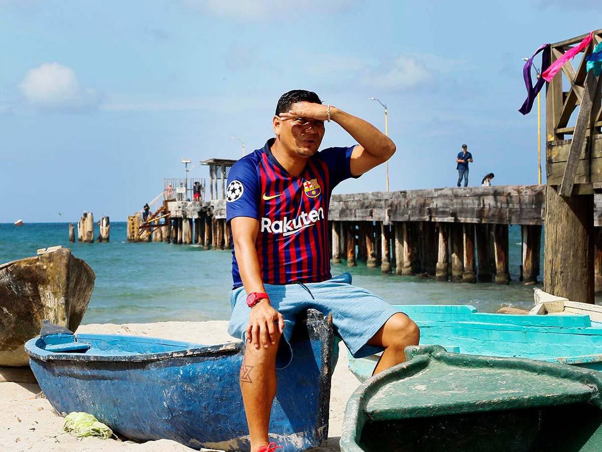 Óscar Bonilla señaló que con los recursos que le dejó el fútbol, compró unos terrenos donde cultiva árboles de caoba pensando en el futuro de sus hijos. 