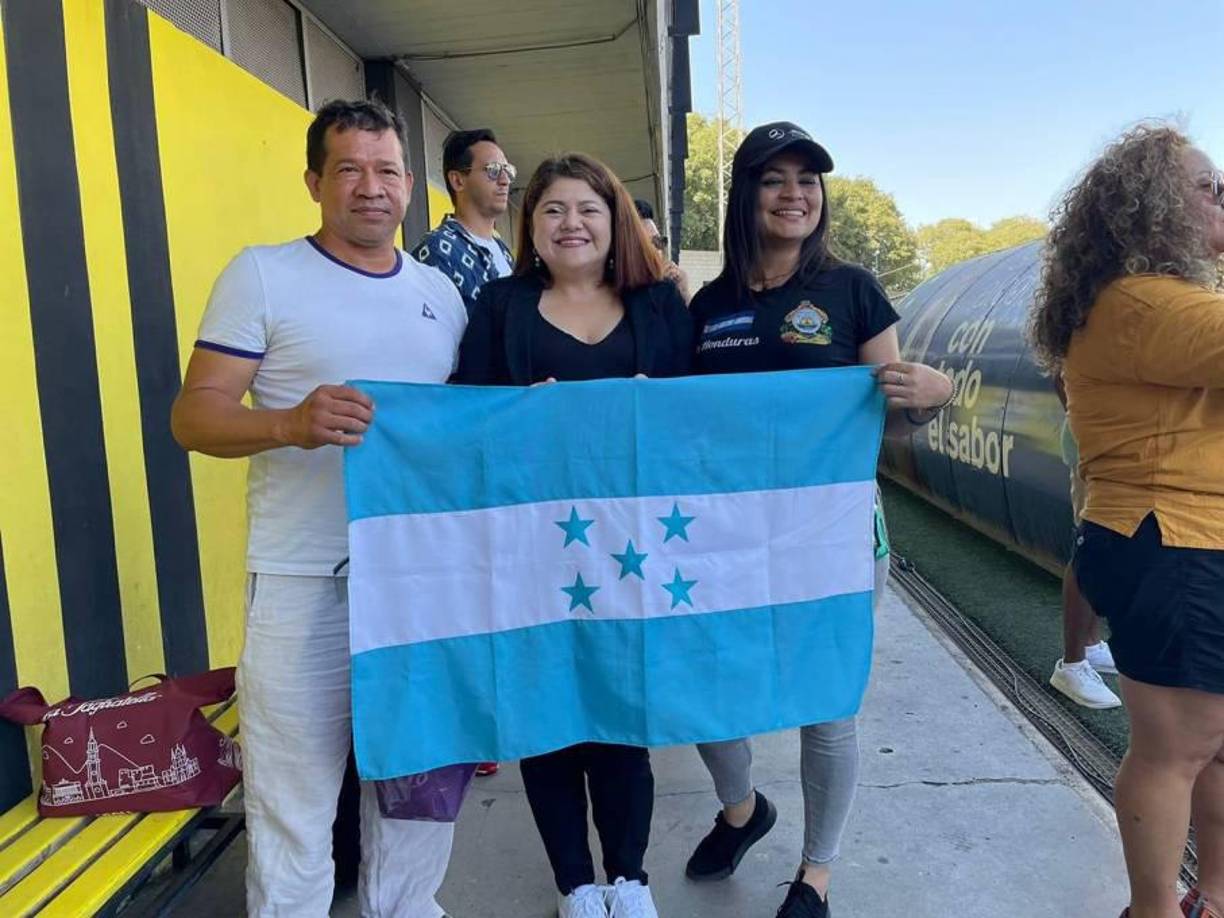 Durante el evento estuvo presente la Cónsul de Honduras en Barcelona, la doctora Adriana Zúniga.