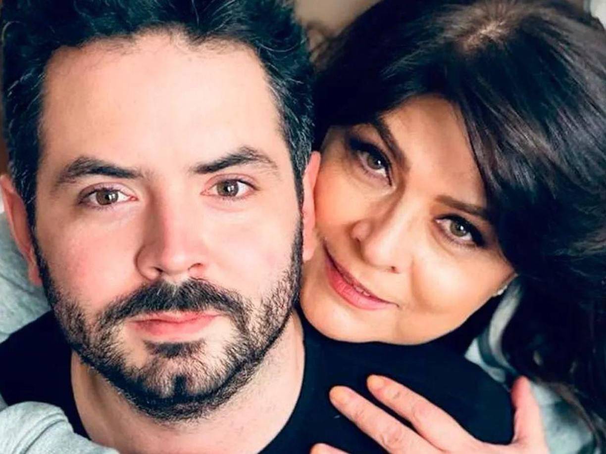 La madre José Eduardo Derbez expresó que prefiere tener una serie de terapias para no tener que recurrir a una operación.