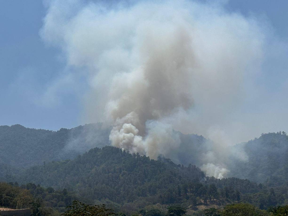 Hoy San Pedro Sula amaneció con su cielo despejado después de varios días con una capa de humo gris.