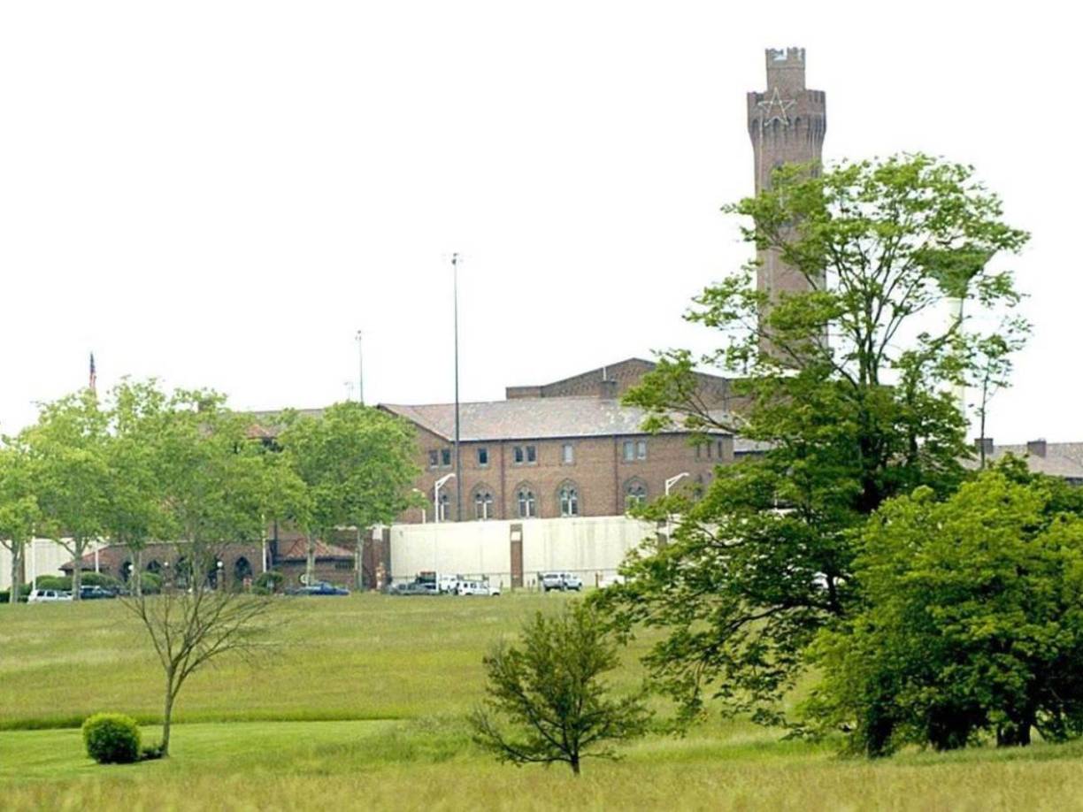 Desde la inauguración de la <b>Unidad de Gestión Especial (SMU)</b> en 2009, se han registrado <b>más de 800 enfrentamientos</b> entre internos, según una investigación realizada por <b>NPR</b> y <b>Marshall Project</b> en 2016. 