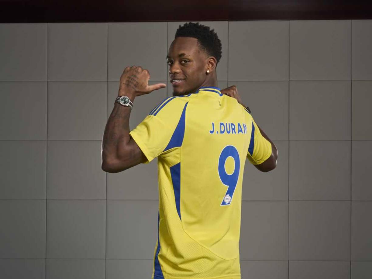 Jhon Durán usará el dorsal 9 en su espalda en el Al Nassr, que le pagará un salario de 20 millones de euros por cada año de las cinco temporadas.