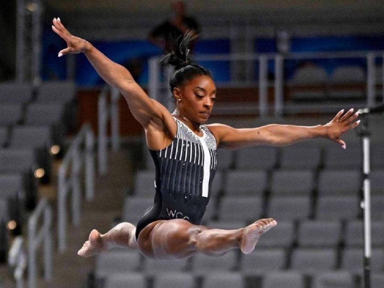 Asimismo, es considerada como una de las mejores gimnastas de la historia.