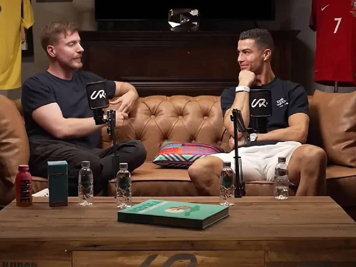 “Deberías hacer que Tom Brady (leyenda de la NFL) aparezca en un video o Speed (youtuber), todos estos grandes nombres. Algo fácil para ti es que cuando termina un partido, puedes simplemente saltar frente al micrófono y hablar durante algunos cinco minutos sobre lo que ocurrió en el partido, porque la gente quiere saber lo que piensas. Eres el hombre más seguido en las redes sociales del mundo”.